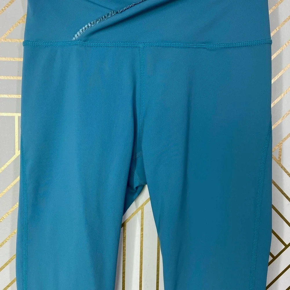 Free People Movement Mid-Rise Get Shorty Leggings‎ - Picture 3 of 12